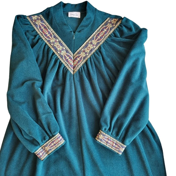 Vintage Vanity Fair Emerald Green Velvet Whimsigoth Robe Nightgown Ren Fair - Picture 14 of 14